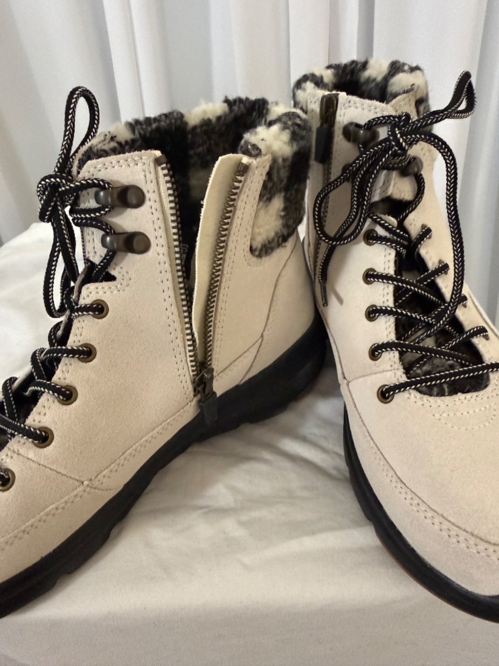 Skechers On-The-Go Glacial Ultra Suede Hiker Boots Cream 7.5 NWOT - Picture 15 of 16